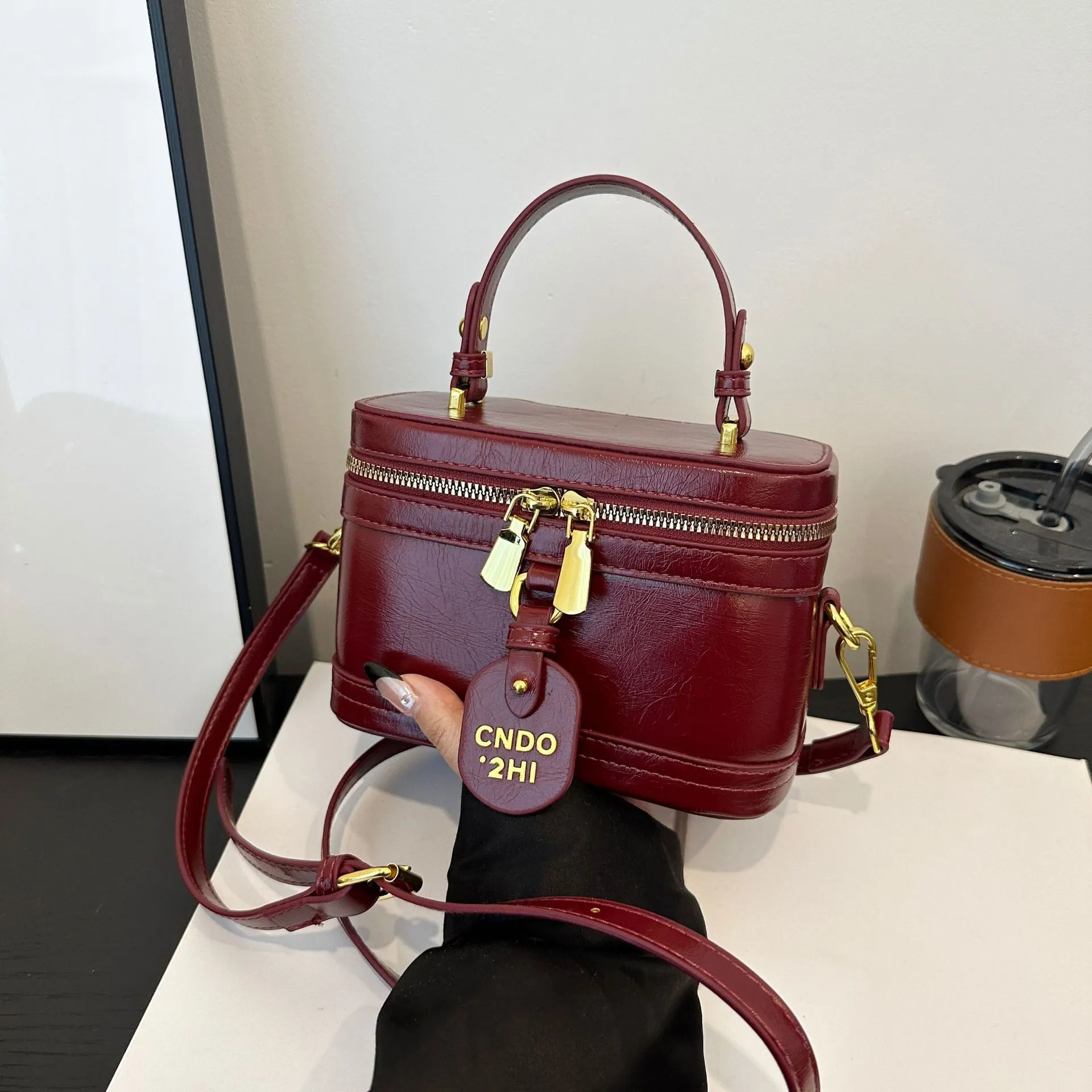 Vintage Leather Tote Bag with Gold Zippers – Adjustable Straps, Red‑Black Glossy Finish – 59% Off