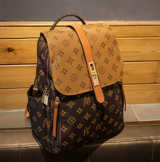 Designer Female New Style Retro Leisure Presbyter Large Capacity Backpack Print Fashion Trend Line Big Bag_voghion.com