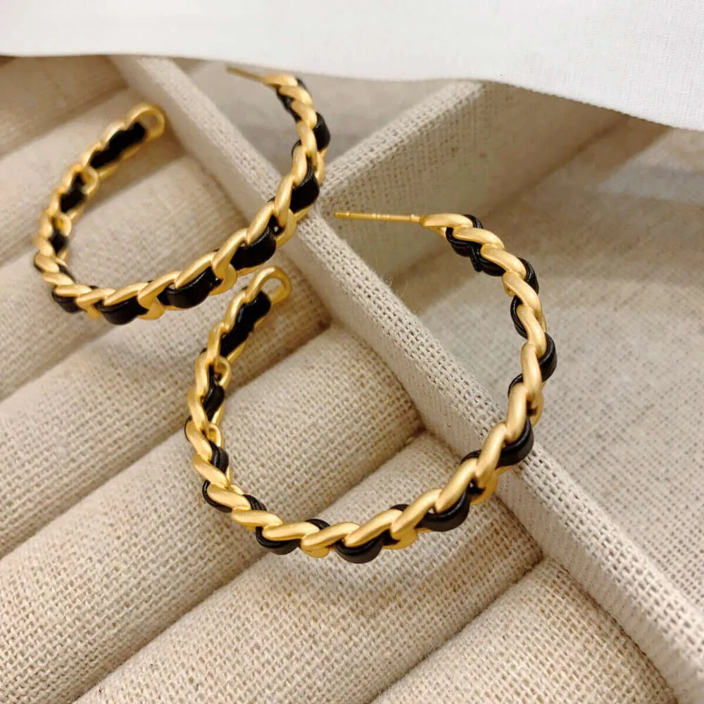 Classic Leather Metal Large For Women Niche Design High End Elegant Hoop Earrings_voghion.com