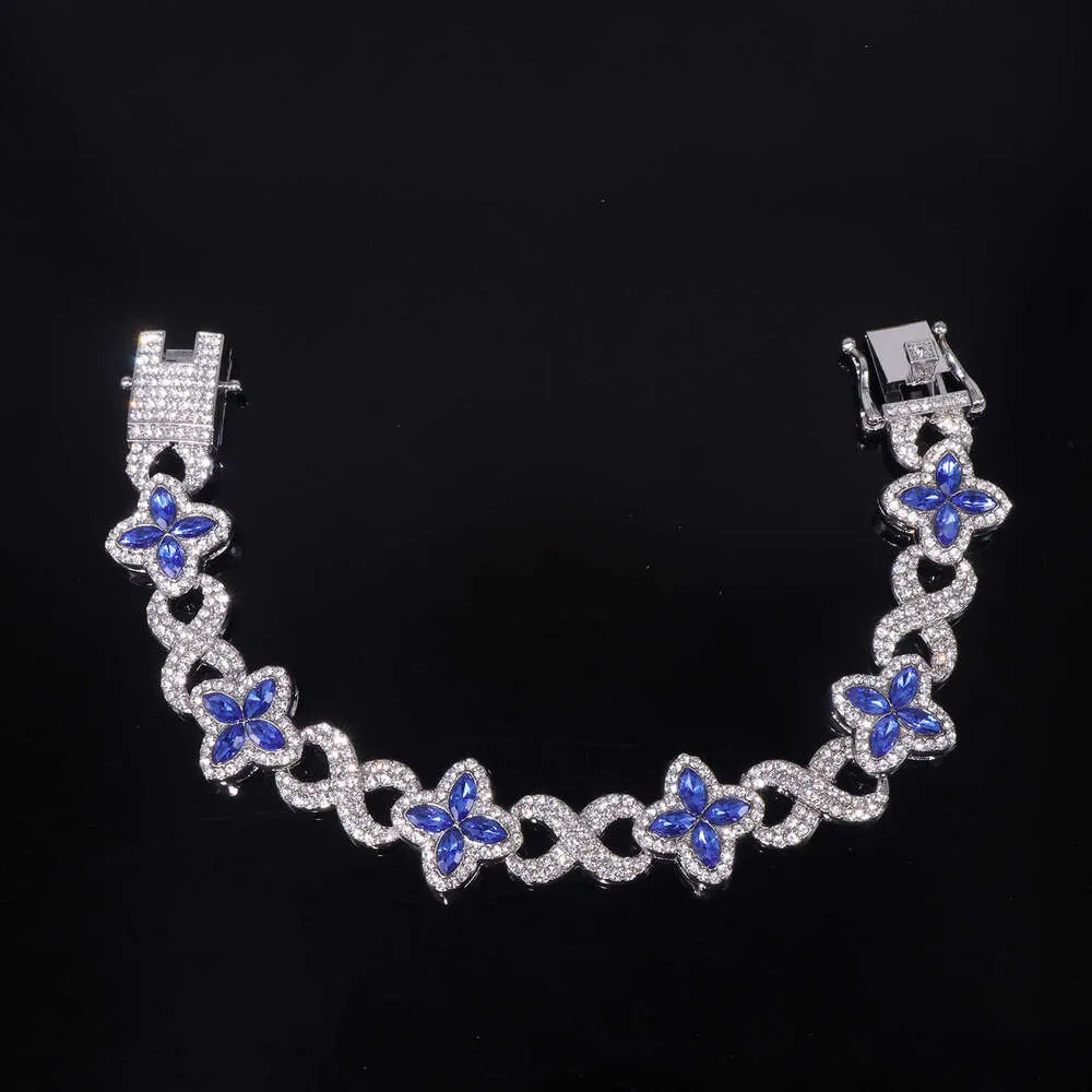 Four-Pointed Star Set Designer Necklace With Colored Diamonds Unique Four-Leaf Clover Design_voghion.com