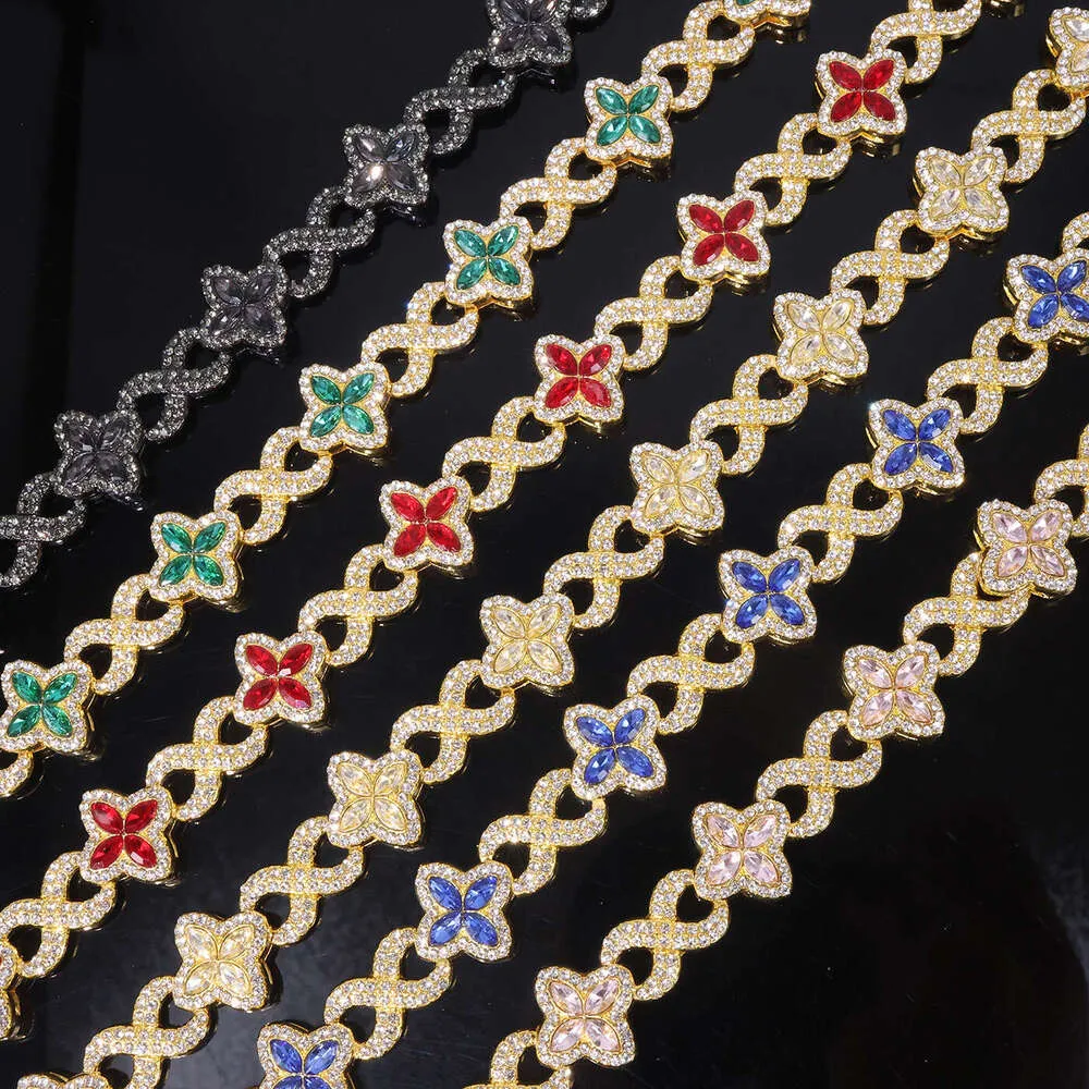 Four-Pointed Star Set Designer Necklace With Colored Diamonds Unique Four-Leaf Clover Design_voghion.com
