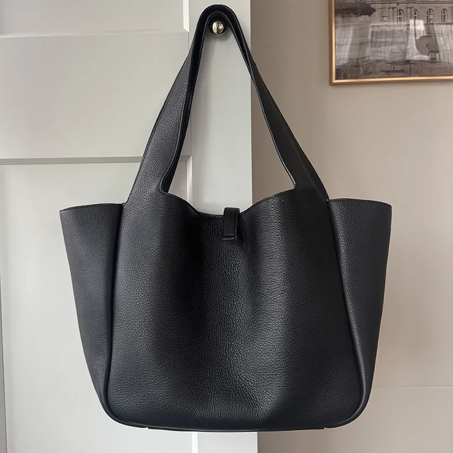 Bolso Hombro Serraje Negro | Estilo Hobo Con Tachas