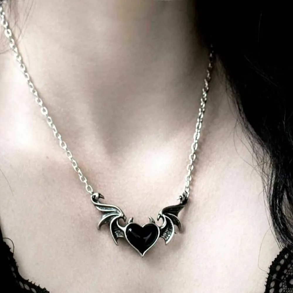 Gothic Vampire Bat Necklace For Men Women Heart Pendant Bat Charm ...