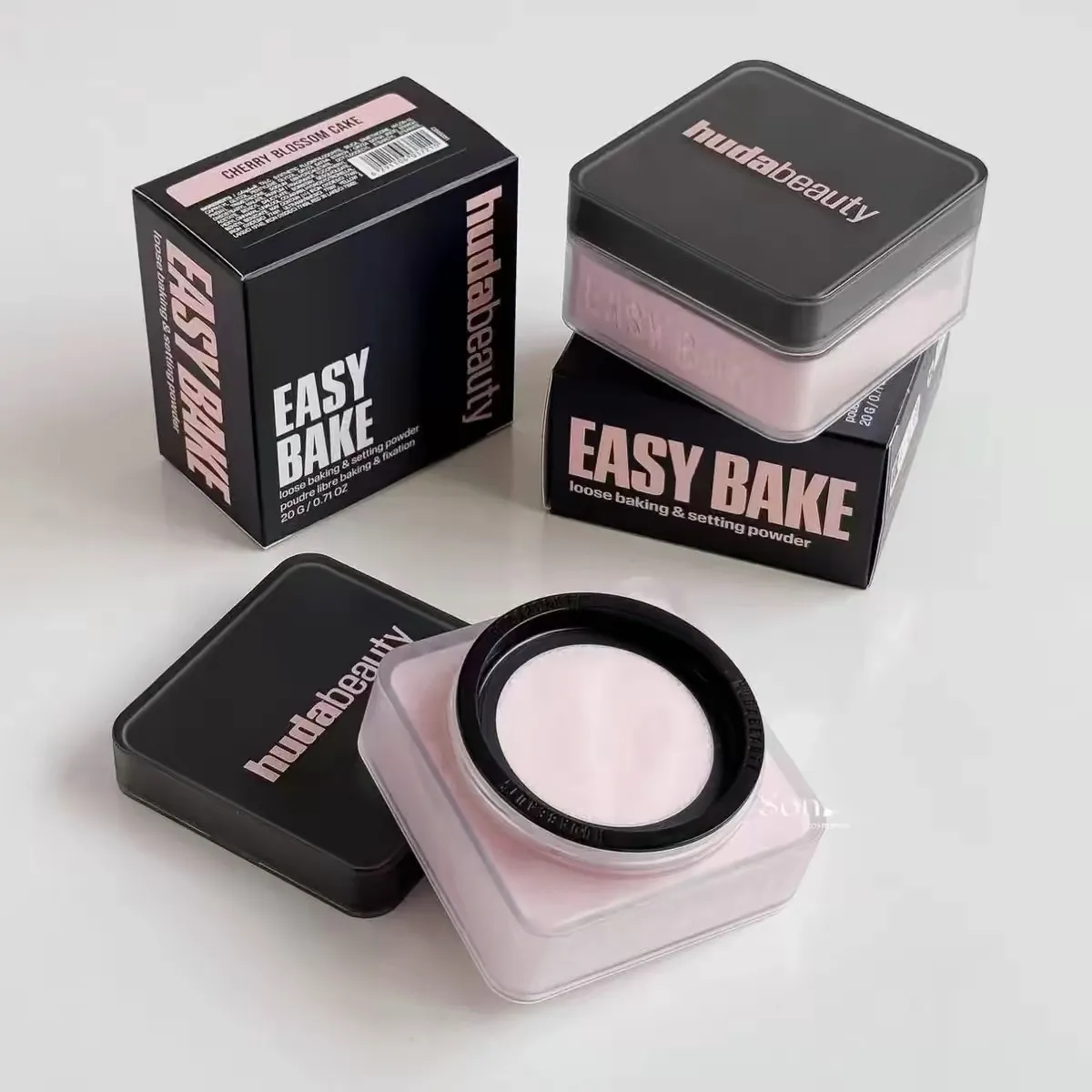 HUDA Beauty Loose Setting Powder Pürüzsüz Makyaj Sonu Için Hafif