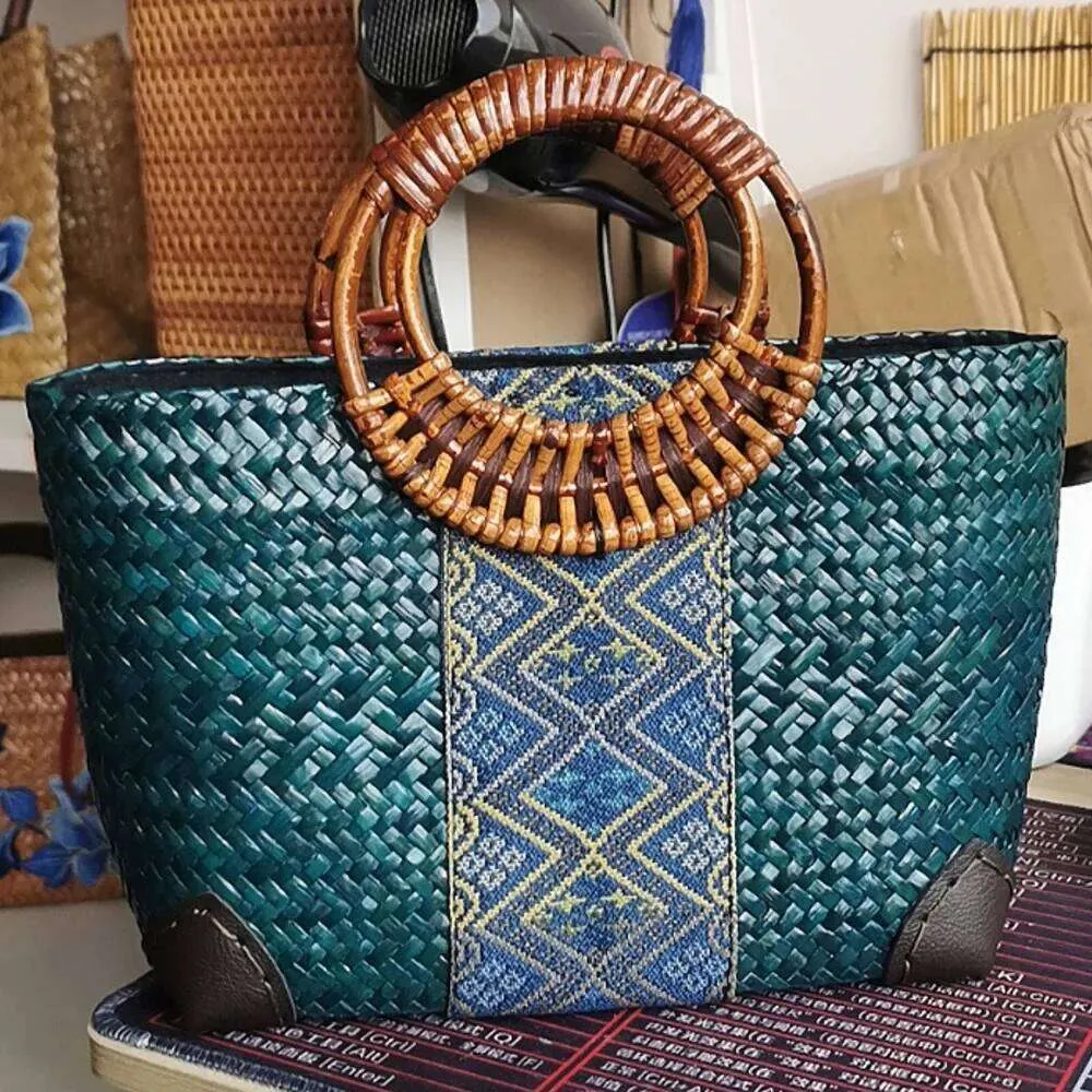 Sac à Main De Soirée En Osier Et Tissu Beige - Dimensions H15 X L13 X P8 Cm - Occasion Très Bon état