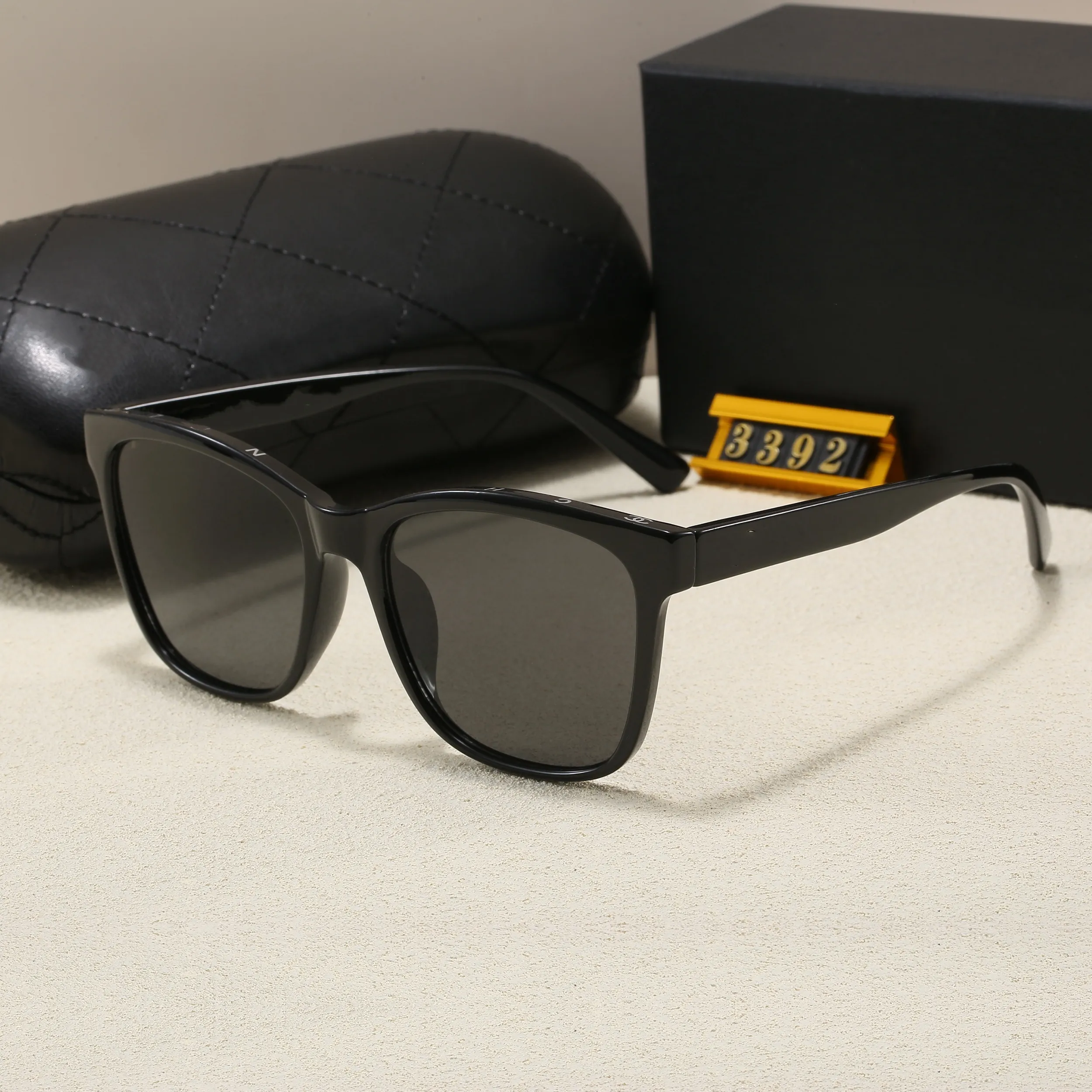 UV400 Polarized Sunglasses Classic Vintage Style For Men & Women