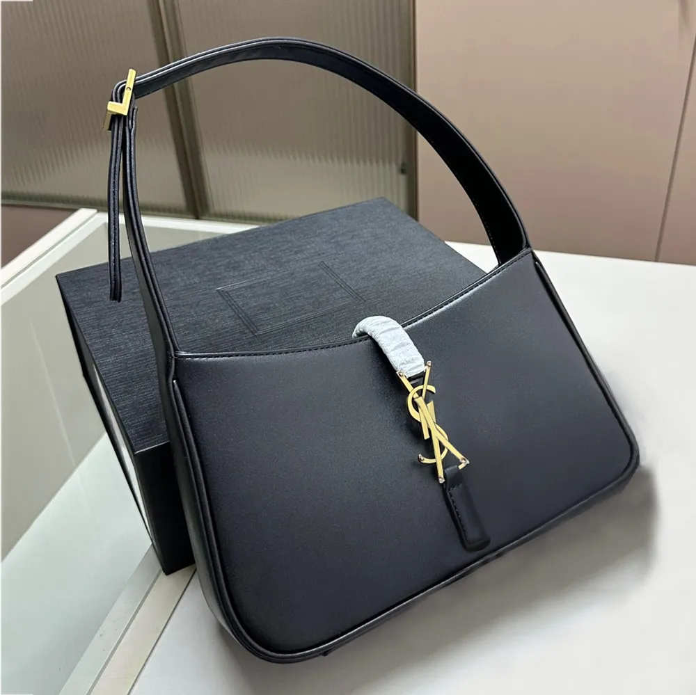 Olivia - Elegant Hobo Shoulder Bag main image 0