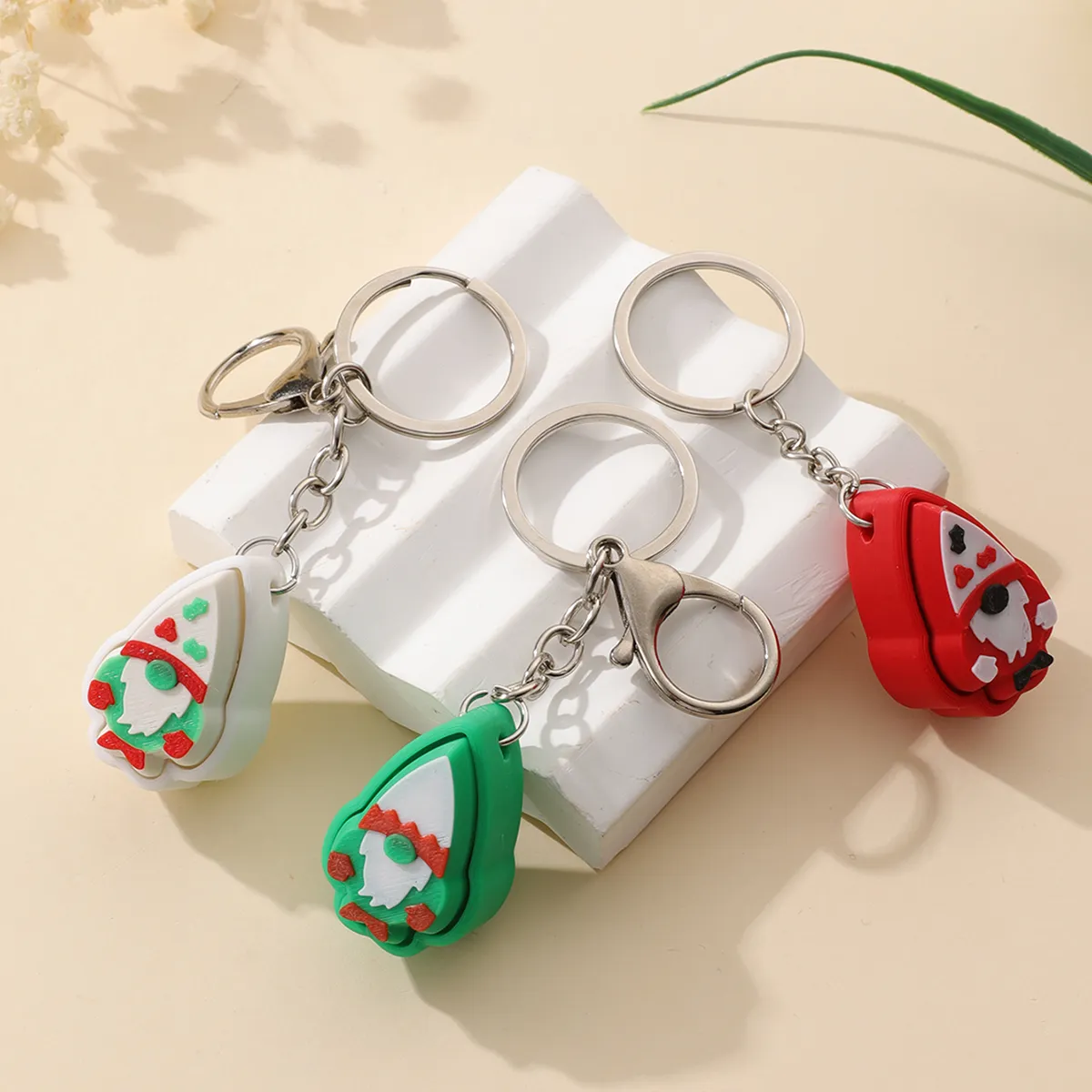 Clickable Key Chain Portable 3D Christmas Tree Strawberry Keychain With Clickable Keyboard ...