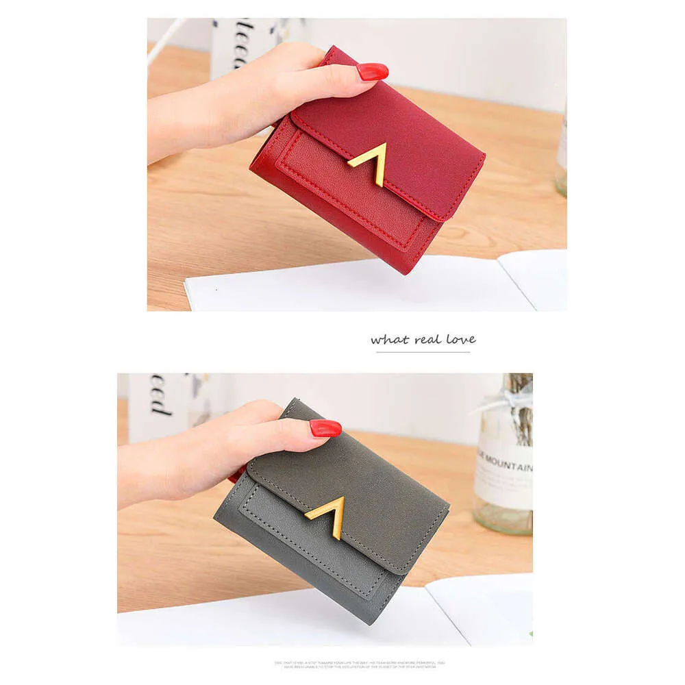 Women's Patchwork Metal V-shaped Decor Matte Short Small New Student Simple Buckle Wallet_voghion.com