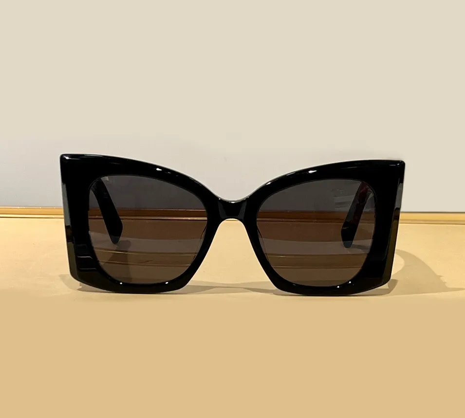 Oversized Black Cat Eye Sunglasses with UV400 Protection and  display picture 1
