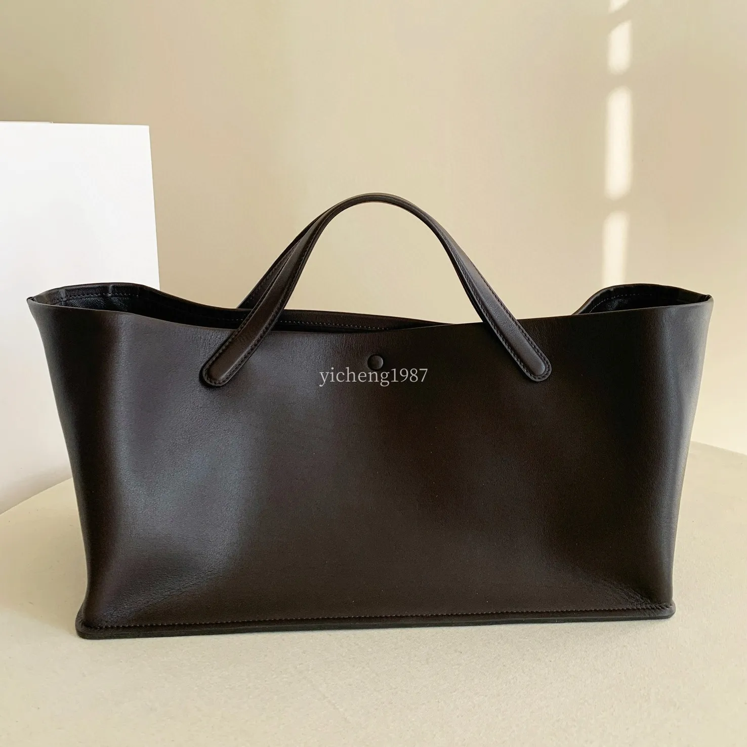 Female bag large capacity simple tote bag 2021 fashion underarm briefcase should Large Capacity Leather Tote Bag 39cm Designer... From  main image 2