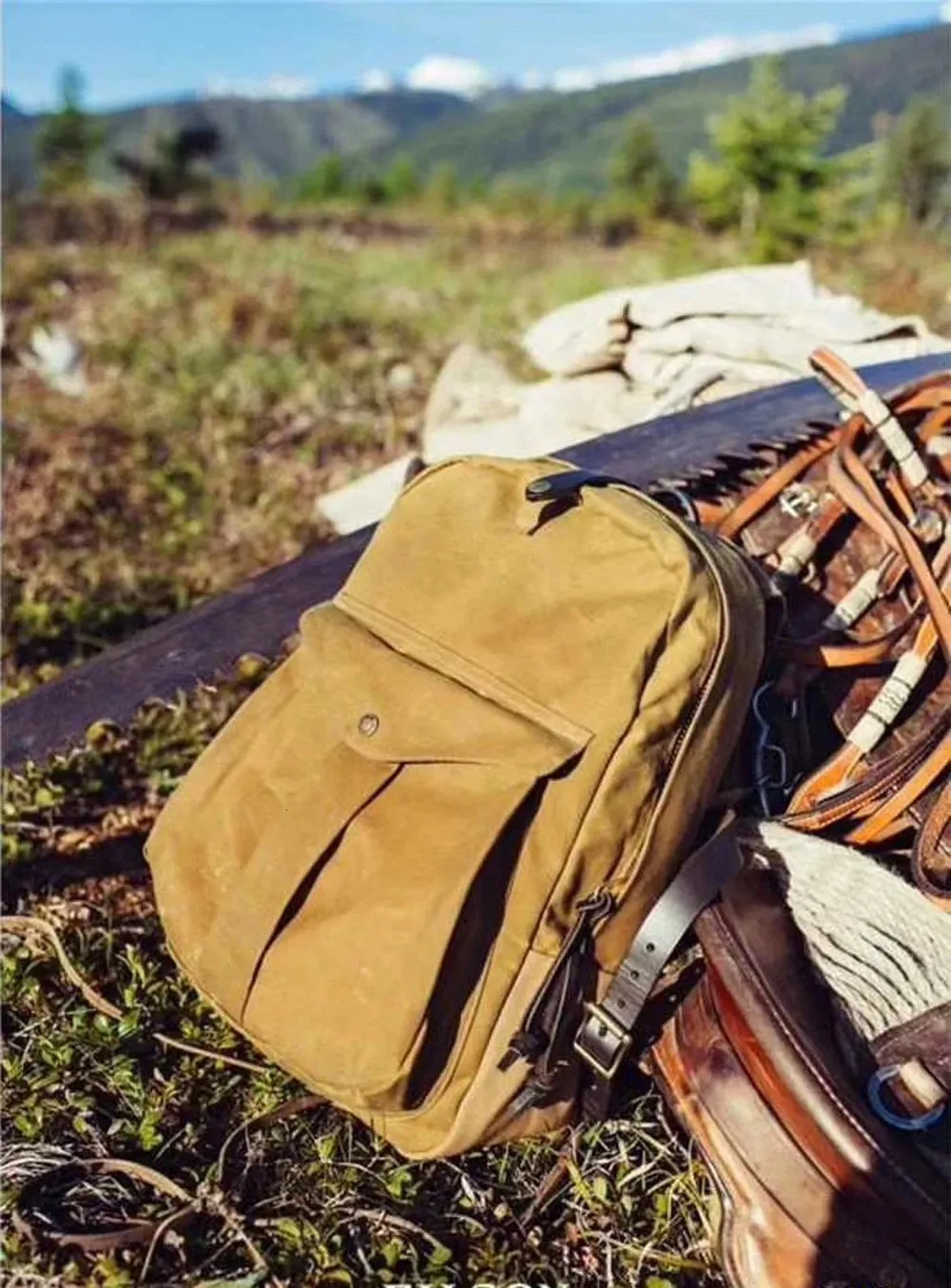Waterproof Oil Wax Canvas Laptop Backpack For Outdoor Trekking_voghion.com