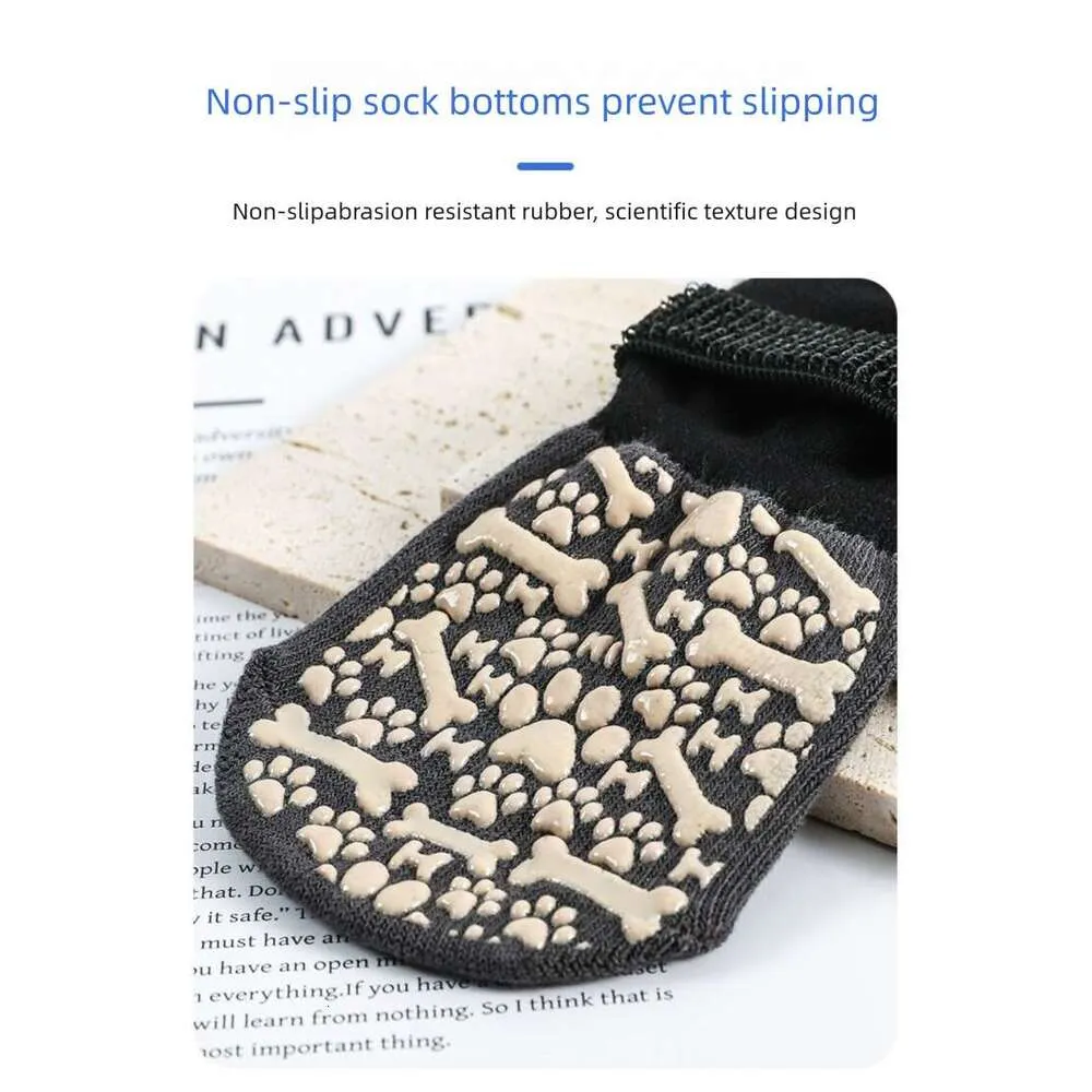 Liukumattomat koiran sukat ja tossut ulkokäyttöön_voghion.com