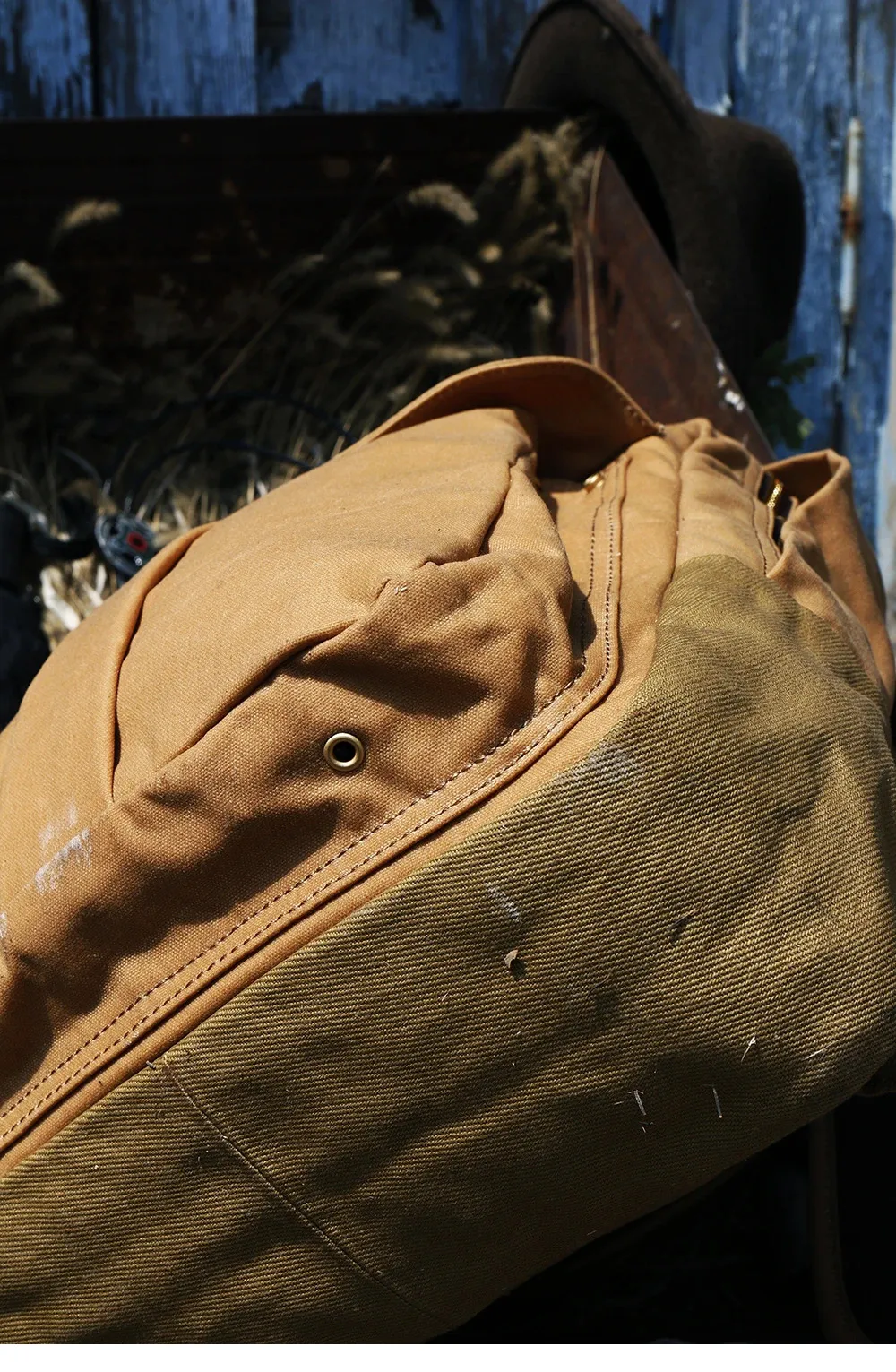 Waterproof Oil Wax Canvas Laptop Backpack For Outdoor Trekking_voghion.com