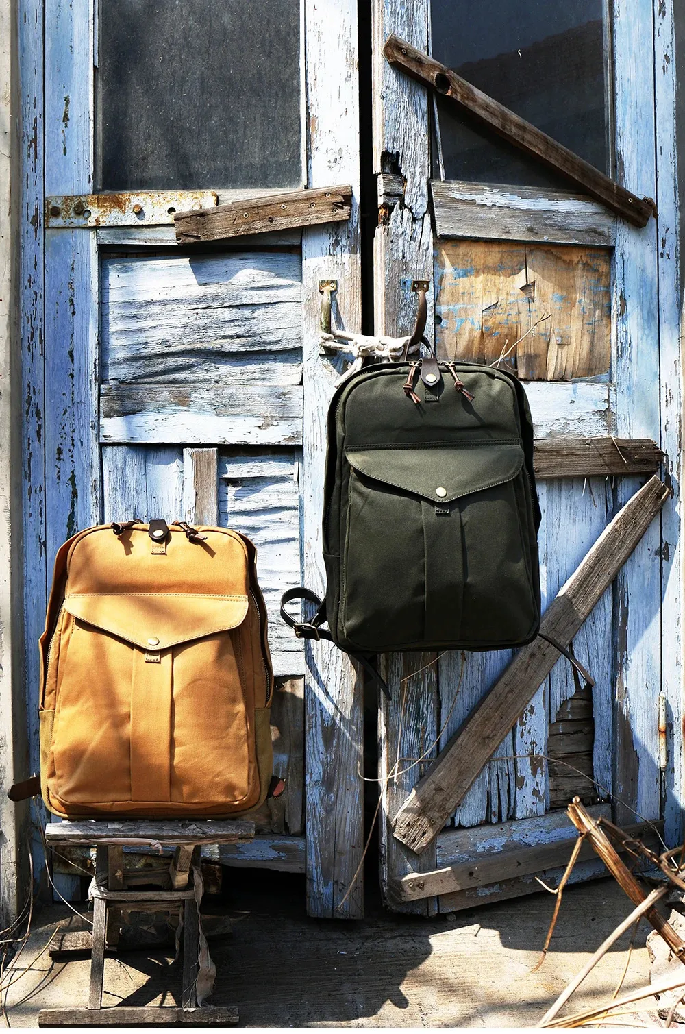 Waterproof Oil Wax Canvas Laptop Backpack For Outdoor Trekking_voghion.com