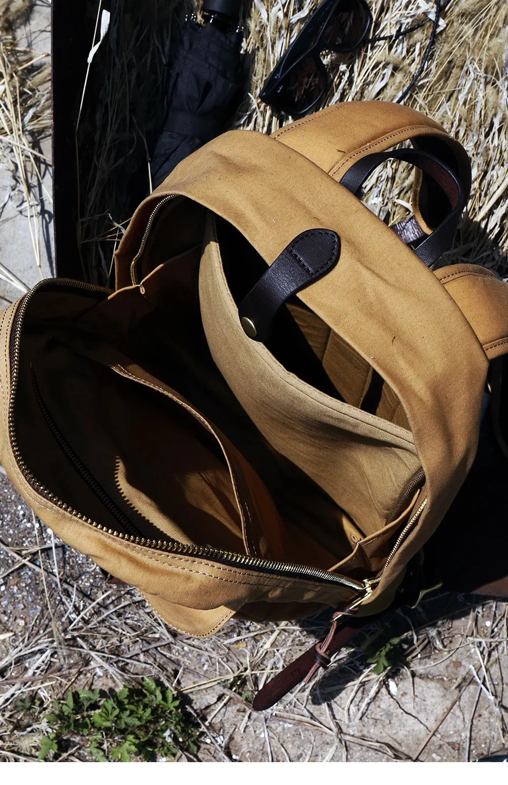 Waterproof Oil Wax Canvas Laptop Backpack For Outdoor Trekking_voghion.com