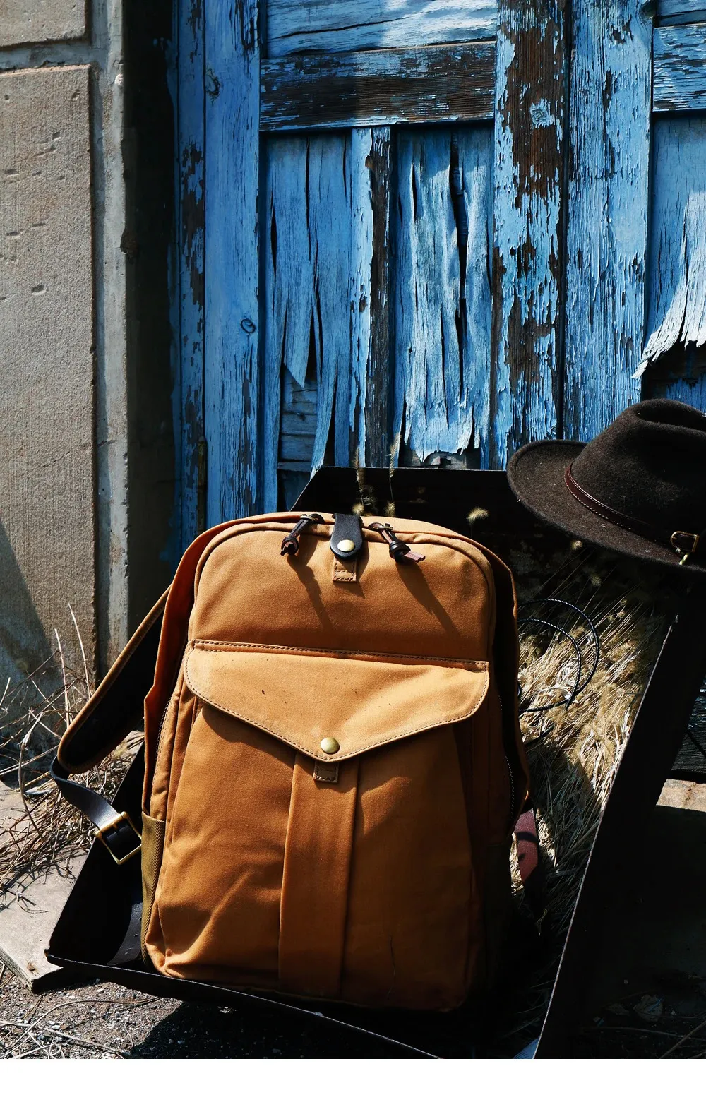 Waterproof Oil Wax Canvas Laptop Backpack For Outdoor Trekking_voghion.com