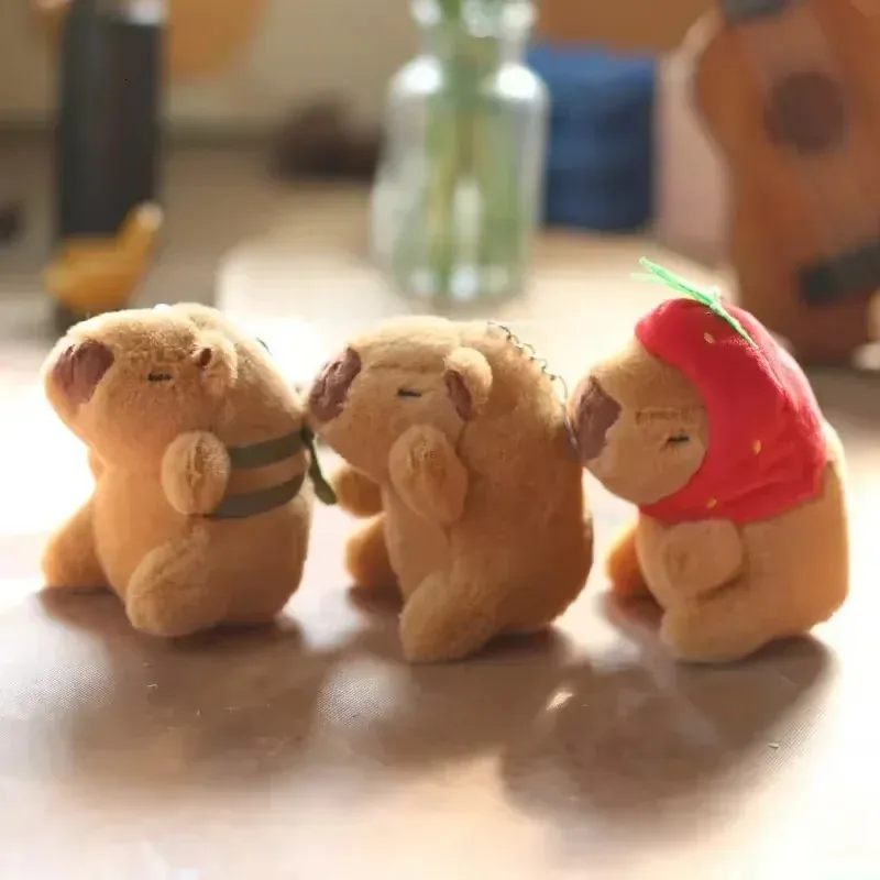 Peluche de Capibara, Lindo peluche de Capibara cargando una tortuga de juguete, Peluche suave de