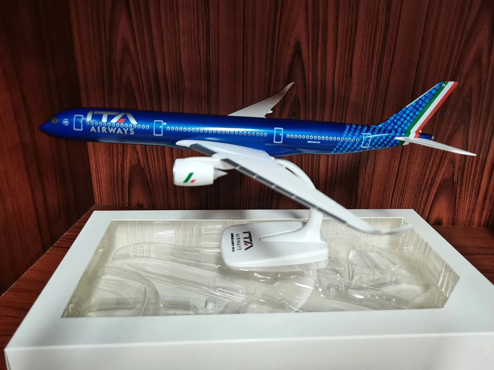 Масштаб 1/200 A350 900, Италия, Авиакомпания ITA, От 2 753 руб