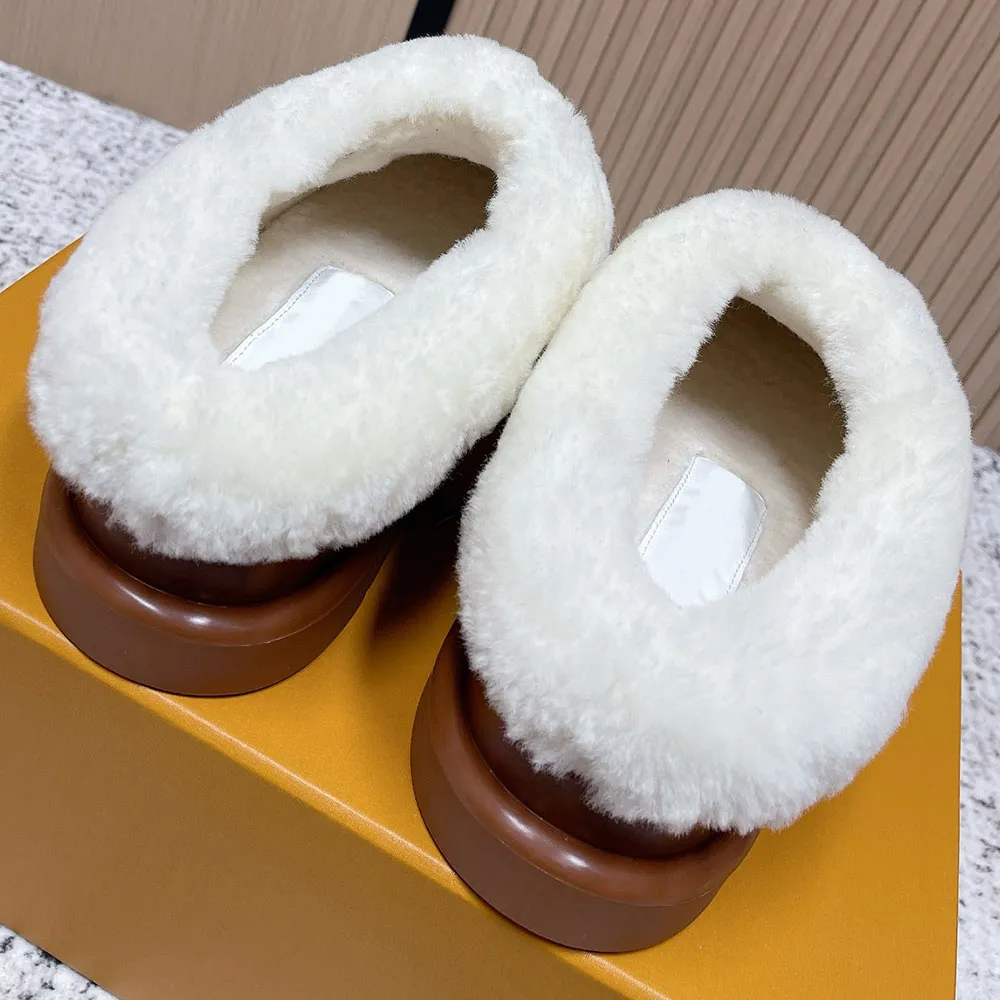 SantM Womens Cortina Mules Bulk Cortina Womens Closed Snow Mules Beige Suede Calf  main image 3