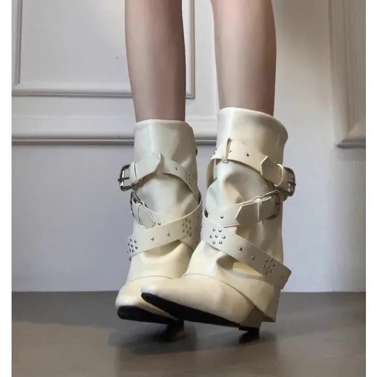 Bottines femme à talon compensé et bout pointu_voghion.com