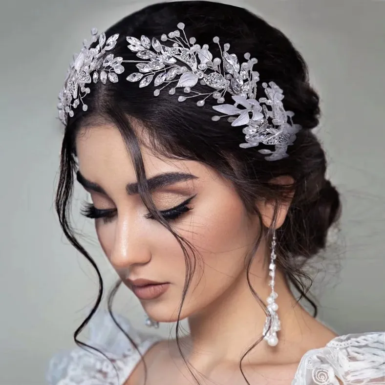 Fascia per Capelli con Stelle, Doppio Strato Fascia per Capelli con Corona di Stelle Halo Tiara con Strass a Stella Copricapo della Dea Corona Nuziale da Sposa per Donne Ragazze (Argento