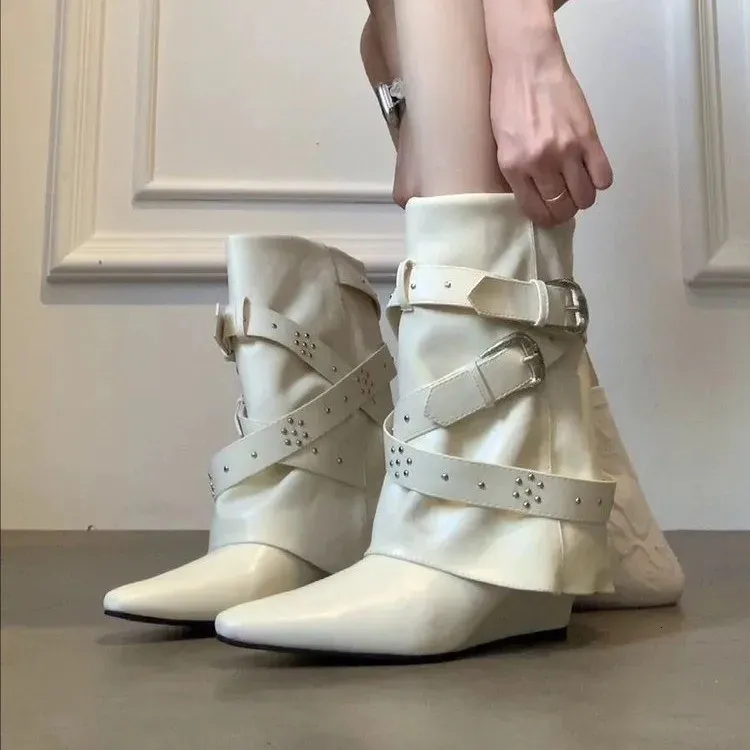Bottines femme à talon compensé et bout pointu_voghion.com