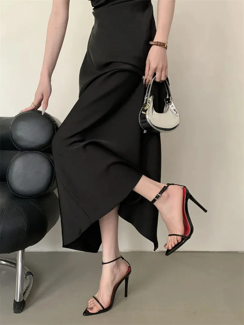 Elegant White Patent Leather Ankle Strap Heels For Women Wedding_voghion.com