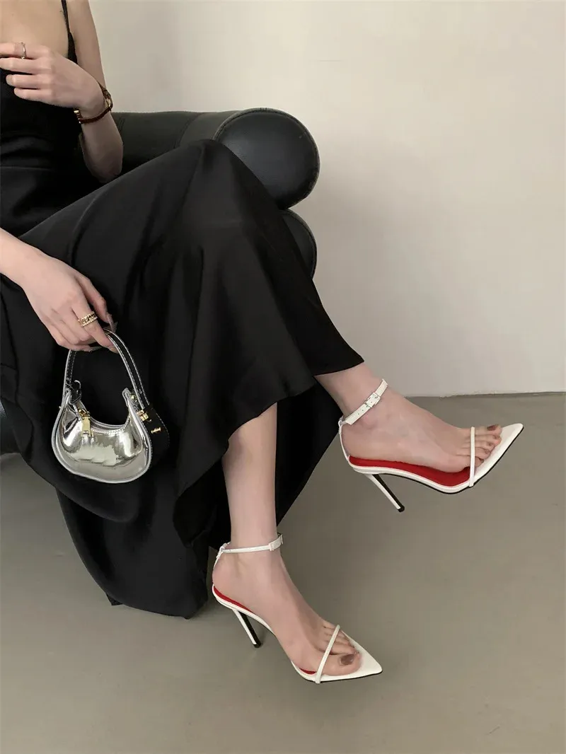 Elegant White Patent Leather Ankle Strap Heels For Women Wedding_voghion.com