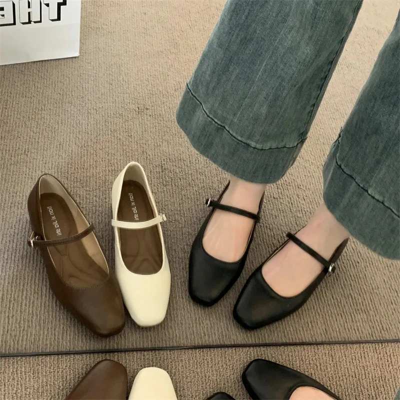 Mary Jane Damenschuhe, elegant, klassisch, Retro, eckige Zehenpartie, bequem, weich, flach geschnitten, niedriger Absatz, Modell 250407_voghion.com