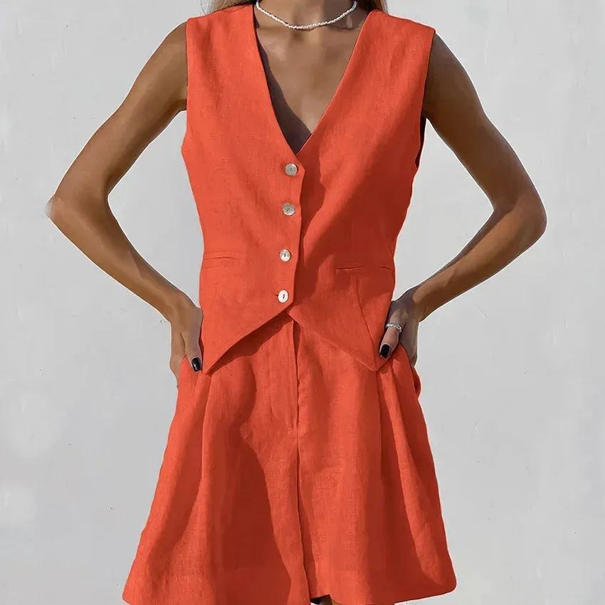 Completo da donna in lino, completo gilet e pantaloni, completo estivo