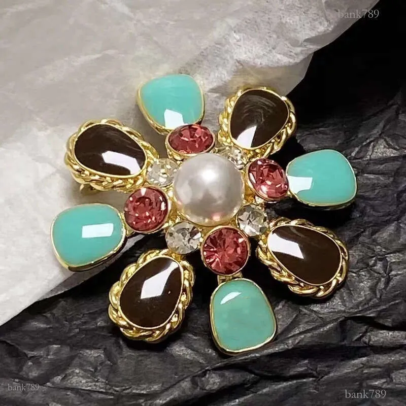 Unisex Pins Brooches Yellow Gold Plated Bling Colorful CZ Designer Letter Brooch Pin Girls Women For Party Wedding Nice_voghion.com