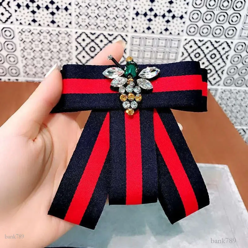 Broches van stof met lint en strik voor dames en meisjes, modieuze strass-steentjes en parelspelden, geschikt voor jurken, kragen, corsages en kleding._voghion.com