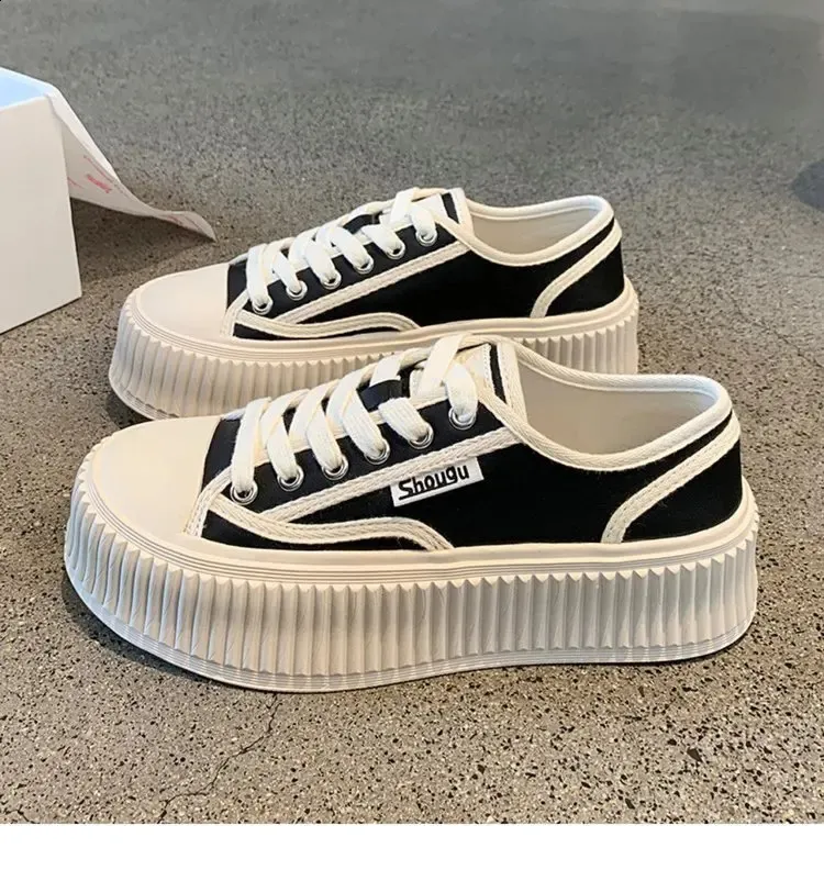 Hoge canvas sneakers voor dames met dikke zool en veters_voghion.com