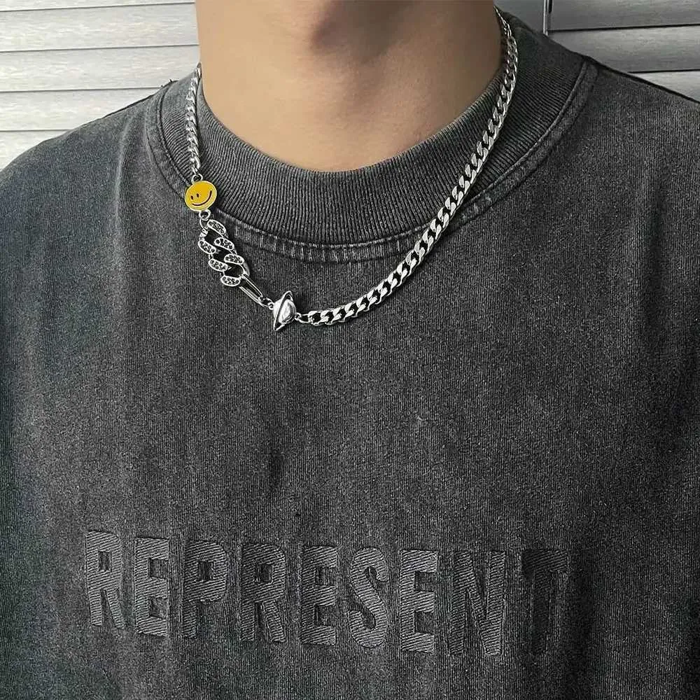 Collar moderno de diseño exclusivo con cara sonriente estilo hip hop para colisión galáctica, para hombre y mujer. Versátil y de alta gama._voghion.com