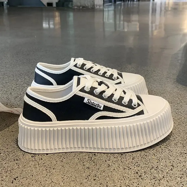 Hoge canvas sneakers voor dames met dikke zool en veters_voghion.com