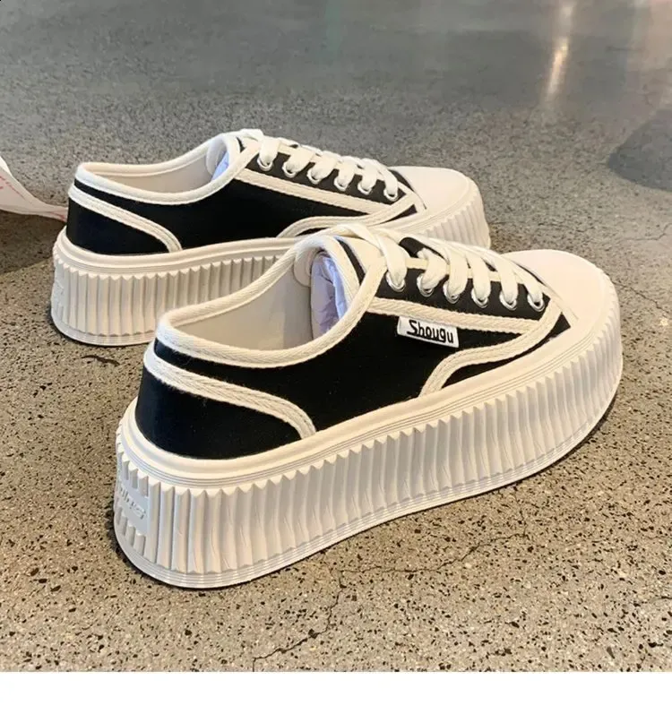 Hoge canvas sneakers voor dames met dikke zool en veters_voghion.com