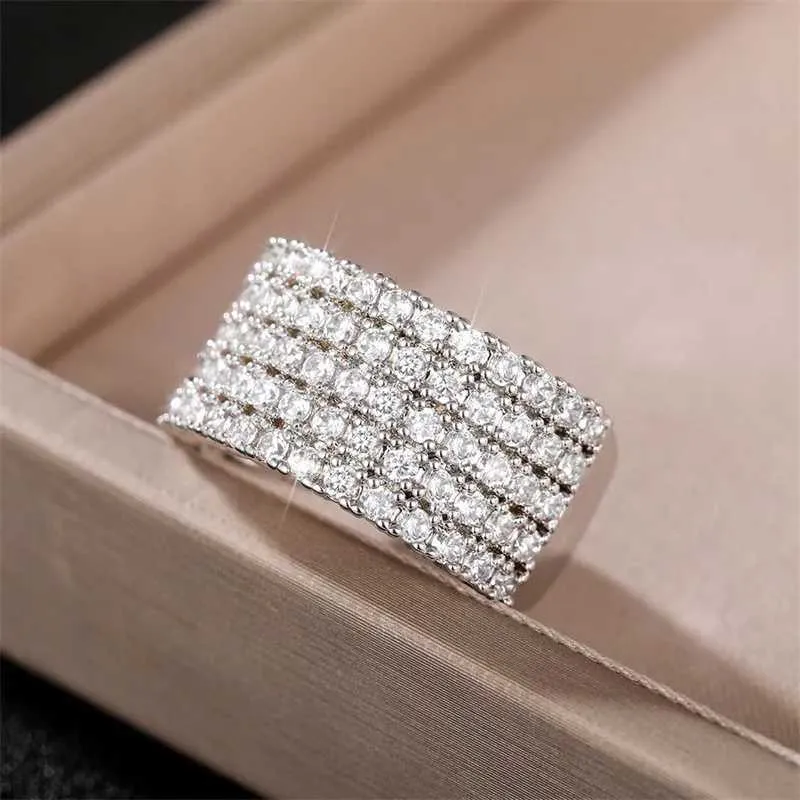 Damring för bröllop med zirkonia i enkel och lyxig design_voghion.com