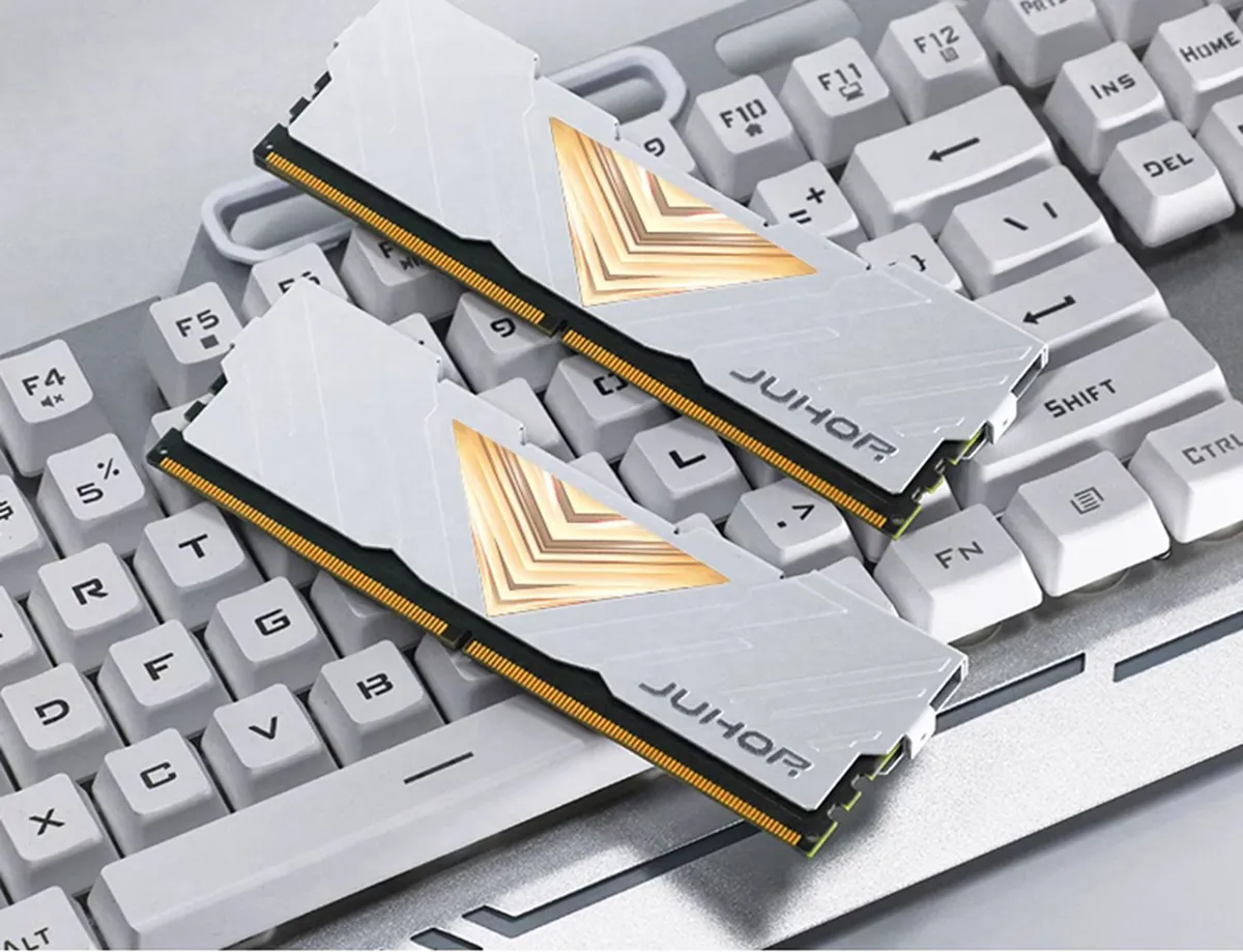 Memoria de escritorio de alta velocidad: DDR4 16GB (8GBX2) o 32GB (16GBX2) DIMM, rendimiento mejorado con iluminación LED integrada, admite altas velocidades de reloj