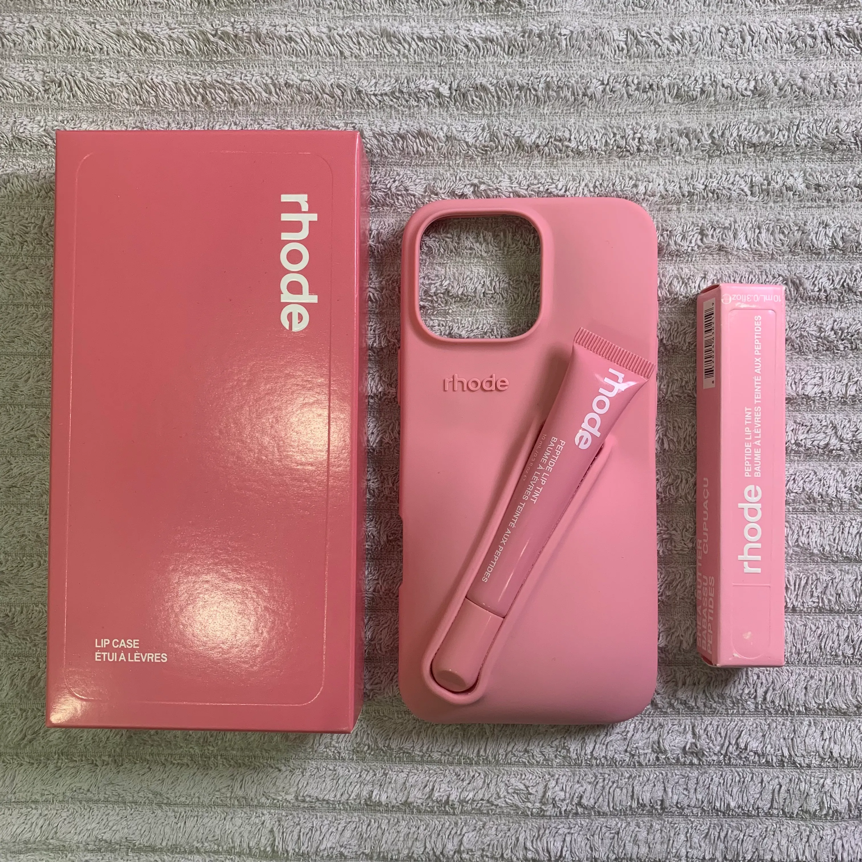 Silicone phone casing with Box for iPhone 16 Pro Max, Lip Silicone phone casing with Box for iPhone 16 Pro Max, Lip