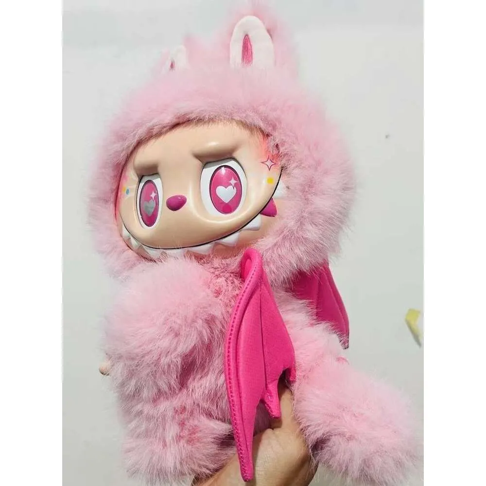 【海外限定】labubu Angeles-エンジェル ピンクZIMOMO BIG 38cm Zimomo & 17cm Labubu Angel Figure - Pink Vinyl Pendant