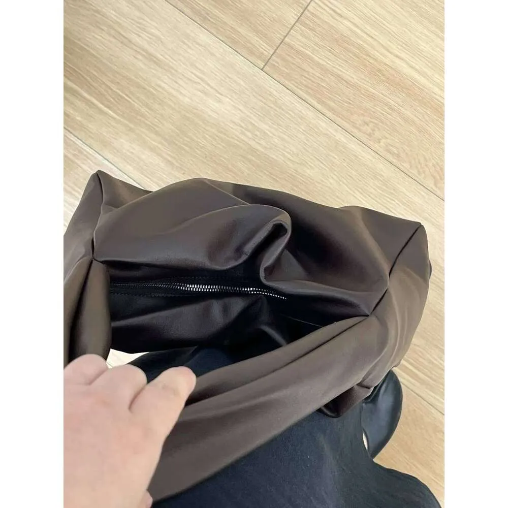 Women's Minimalist Cowhide Shoulder Bag Large Capacity Handbag_voghion.com