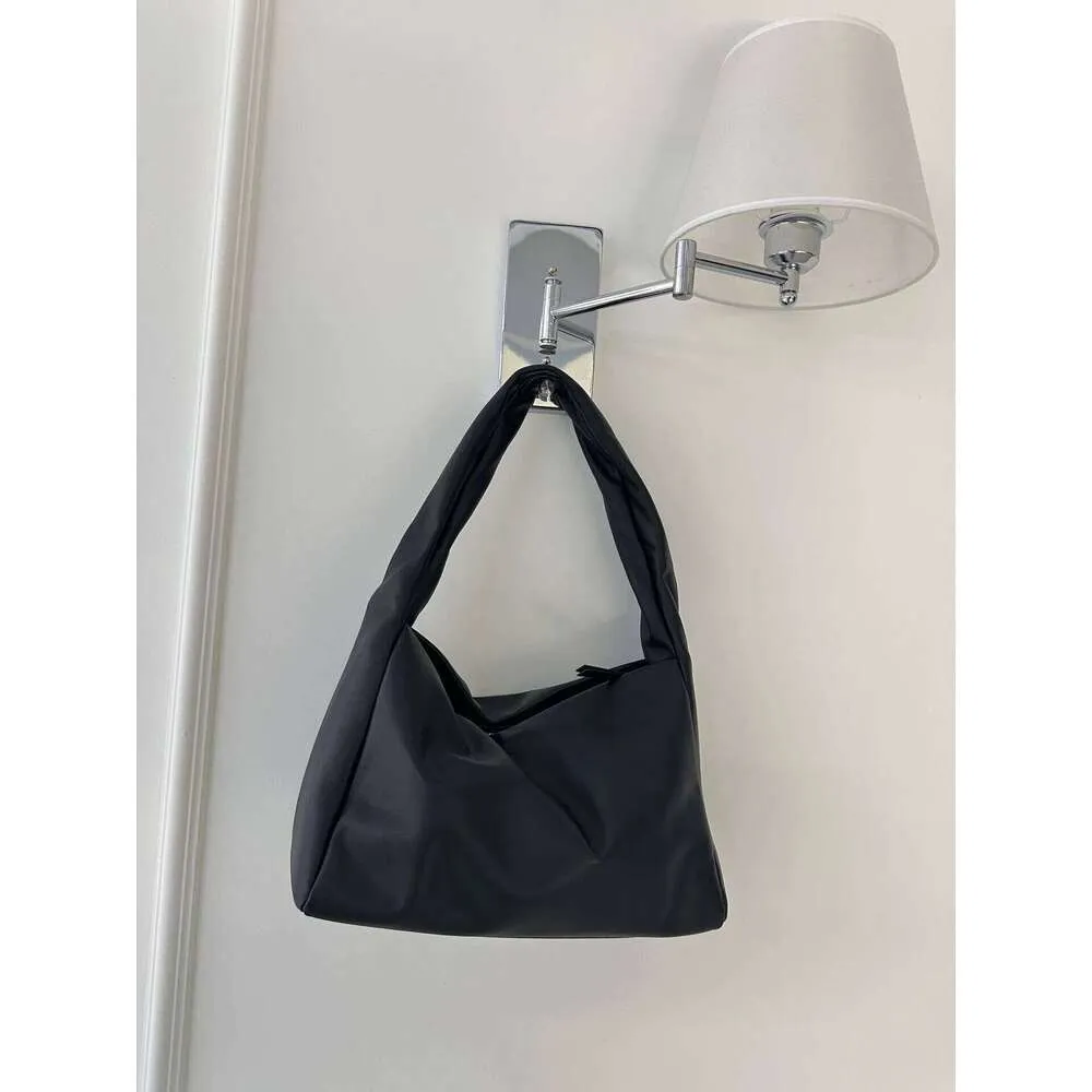 Women's Minimalist Cowhide Shoulder Bag Large Capacity Handbag_voghion.com