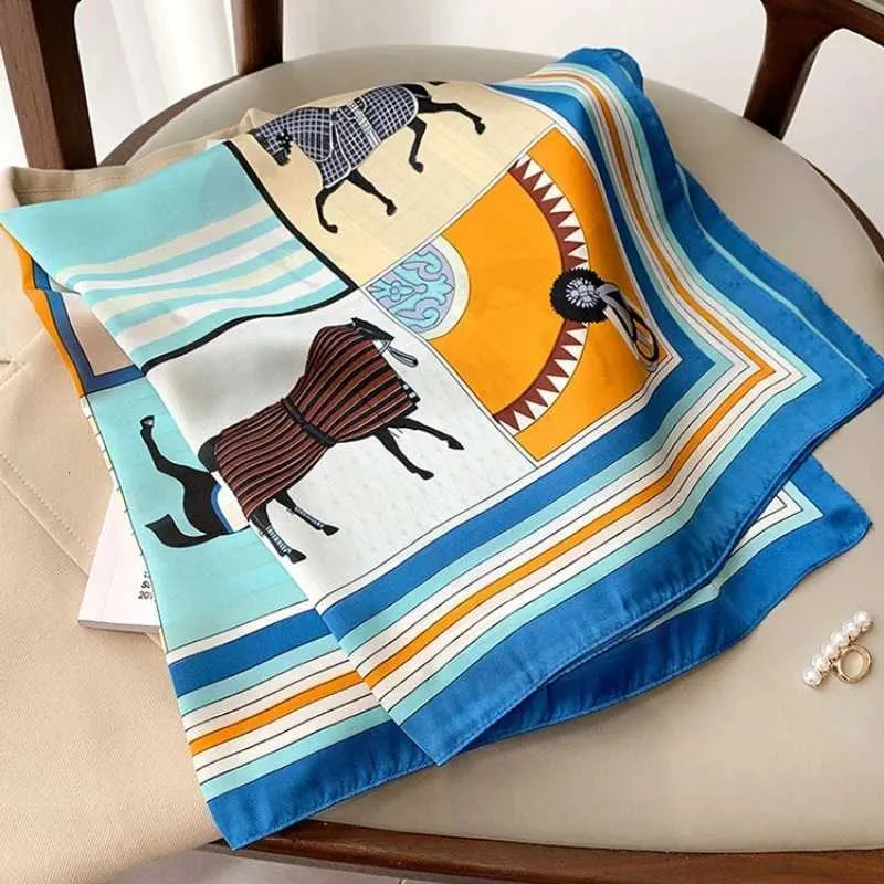 Foulard quadrato in seta di lusso per donna sciarpa raso_voghion.com