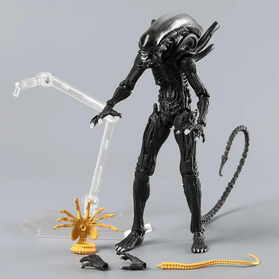 AILEN フィギュア Amazon.com: NECA 40th Anniversary Alien 7” Scale Action Figure