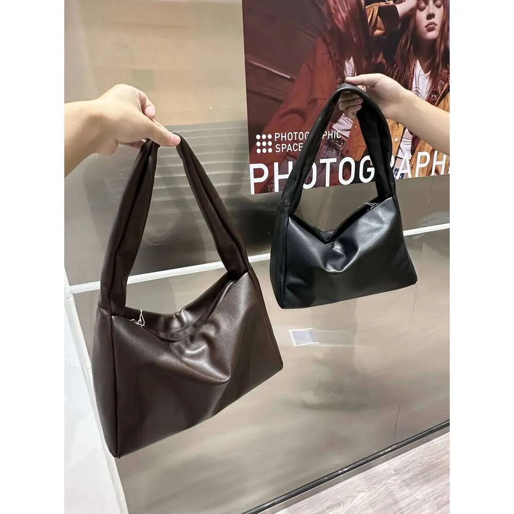 Women's Minimalist Cowhide Shoulder Bag Large Capacity Handbag_voghion.com