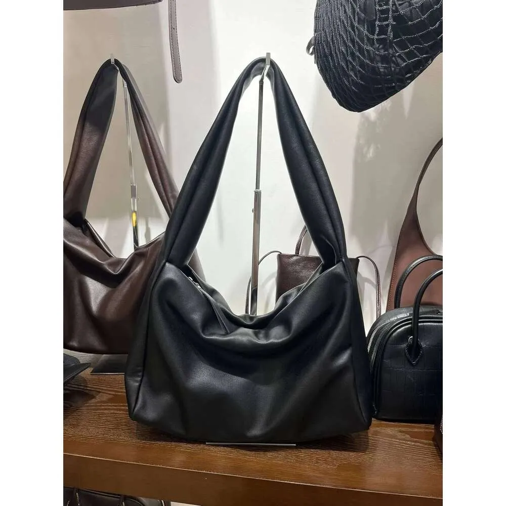 Women's Minimalist Cowhide Shoulder Bag Large Capacity Handbag_voghion.com