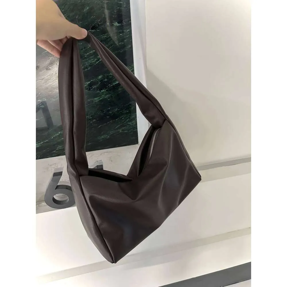 Women's Minimalist Cowhide Shoulder Bag Large Capacity Handbag_voghion.com