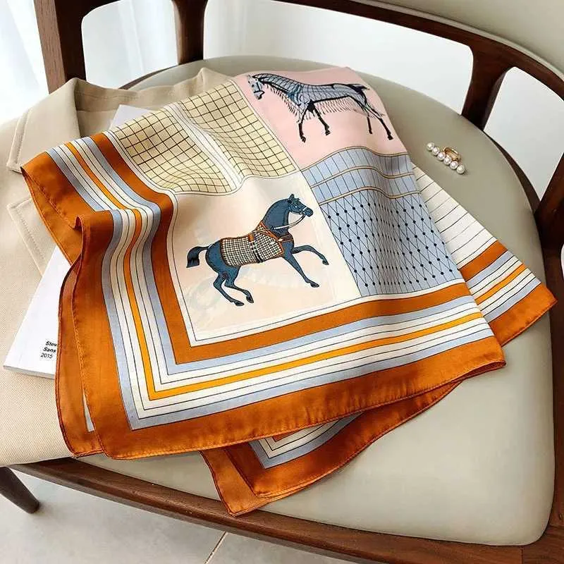 Foulard quadrato in seta di lusso per donna sciarpa raso_voghion.com