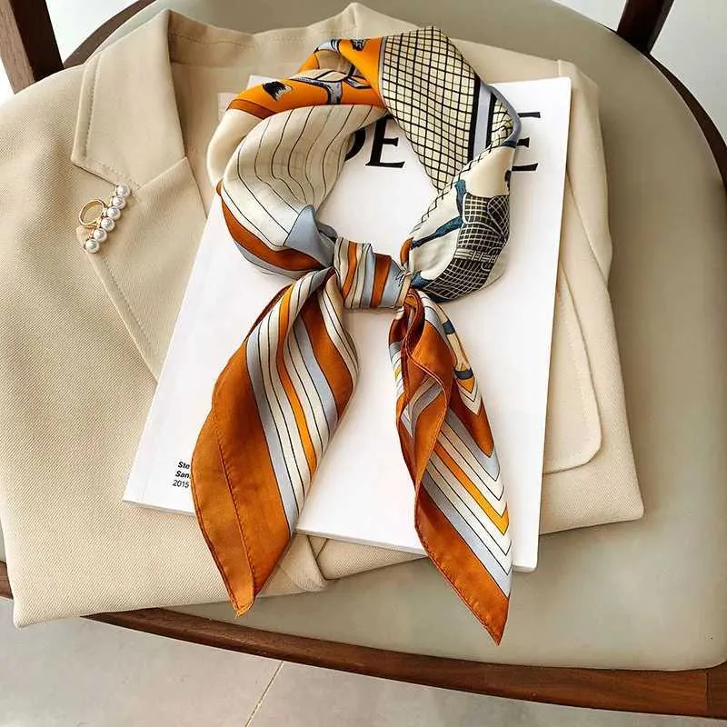 Foulard quadrato in seta di lusso per donna sciarpa raso_voghion.com